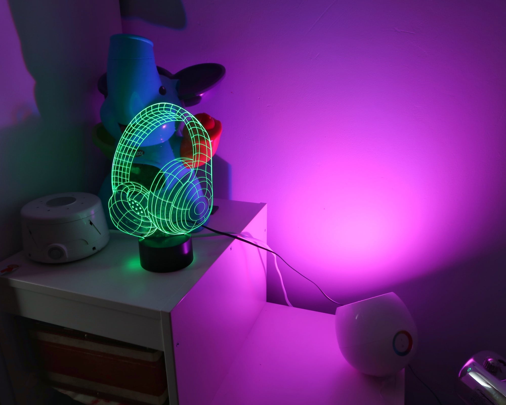 Autism friendly bedroom - Philips Mood changing light