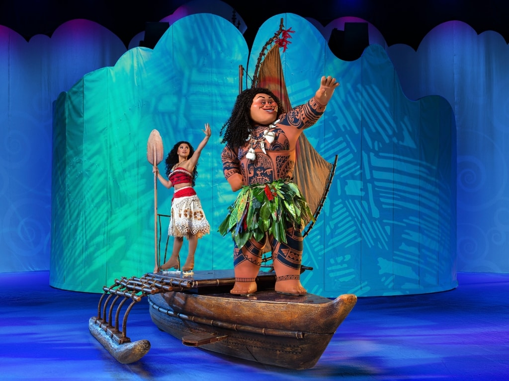 Moana and Maui in Disney On Ice Dream Big